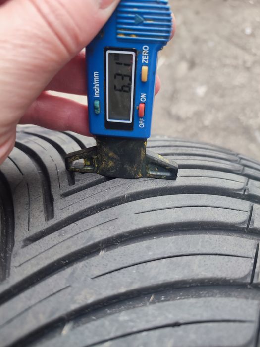 Dwie opony całoroczne Kleber Quadraxer3 255/40/20 101W