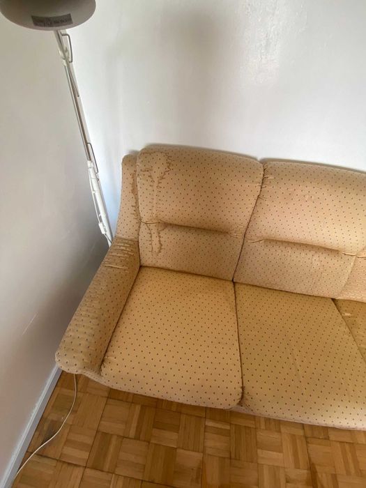 3 sofás e 2 cadeirões/poltronas individuais