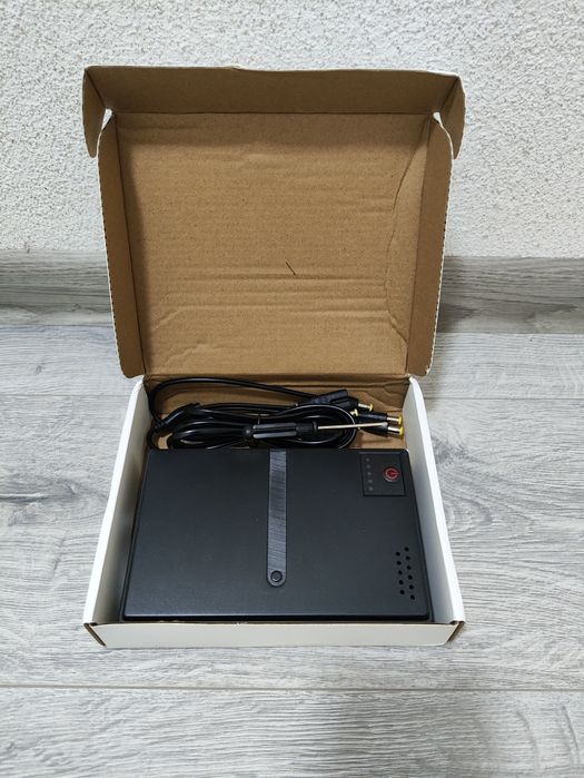 UPS для роутера модема DC1018L 4*18650 Li-Ion 18W 5/9/12В USB PoE