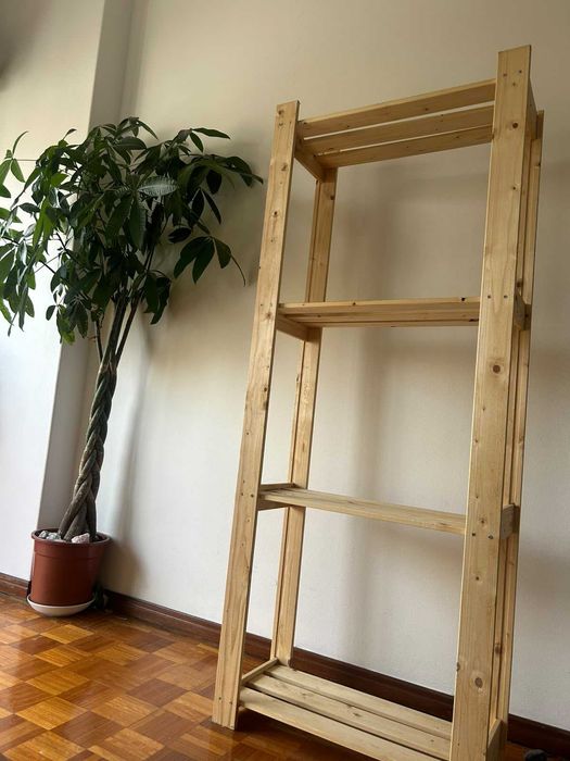 Estante de Madeira Ikea