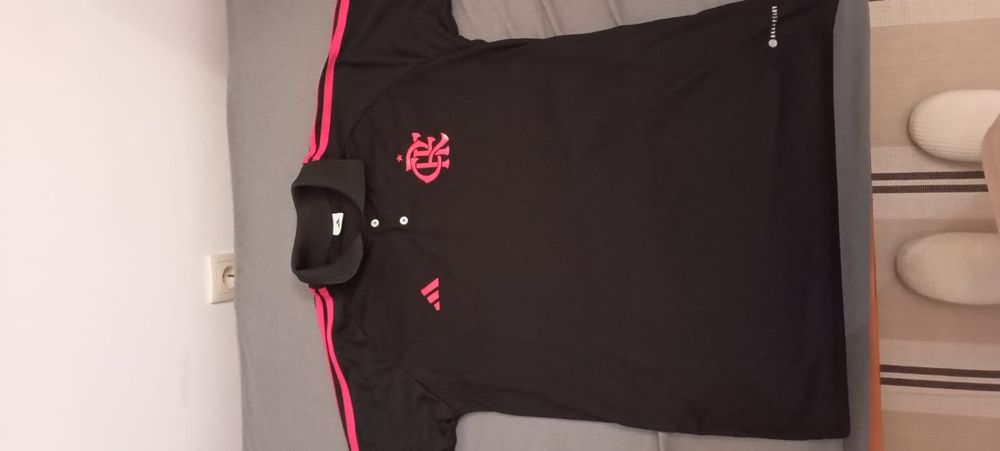 Camisolas de time 10€ cada/botas 45€