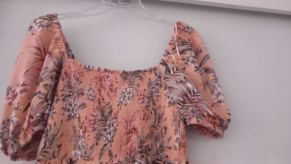 Sukienka damska z krotkim rekawem