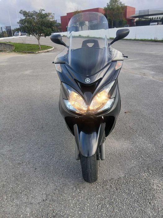 Mota Yamaha Majesty 400