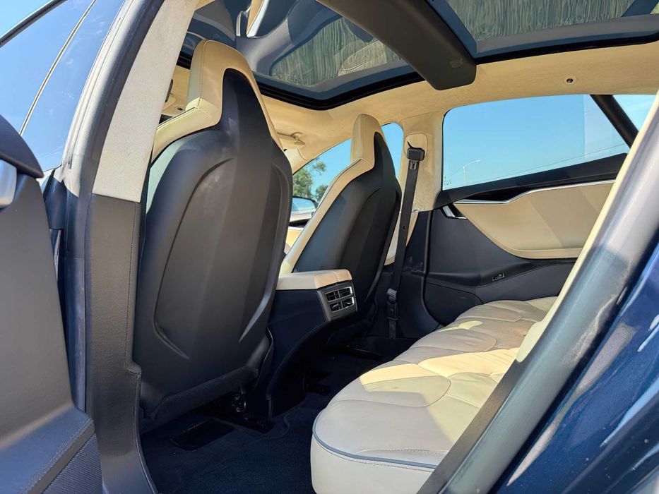 Tesla Model S Performance      2013