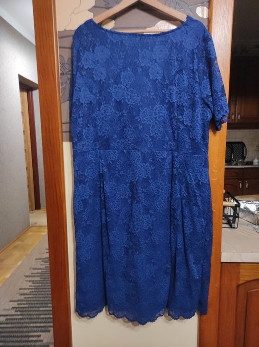 Sukienka granatowa koronkowa elegancka maskująca rozmiar 48/50