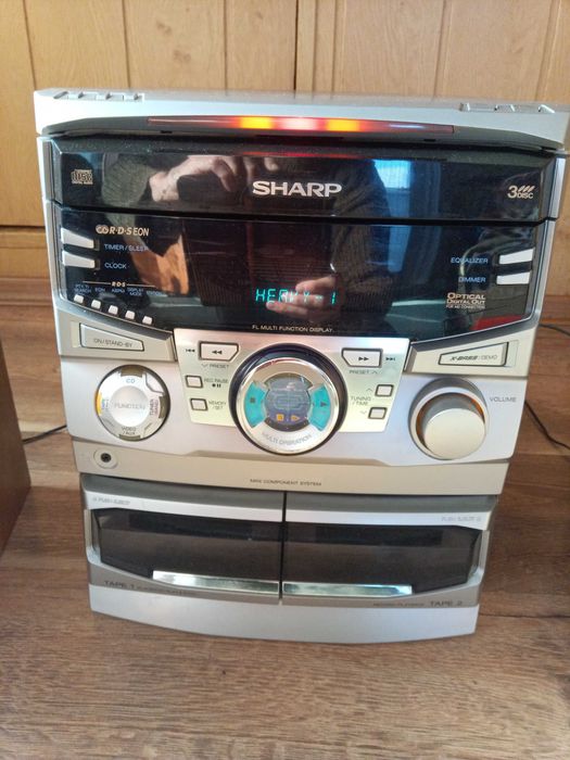 Музыкальный центр Sharp с колонками и пультом ДУ