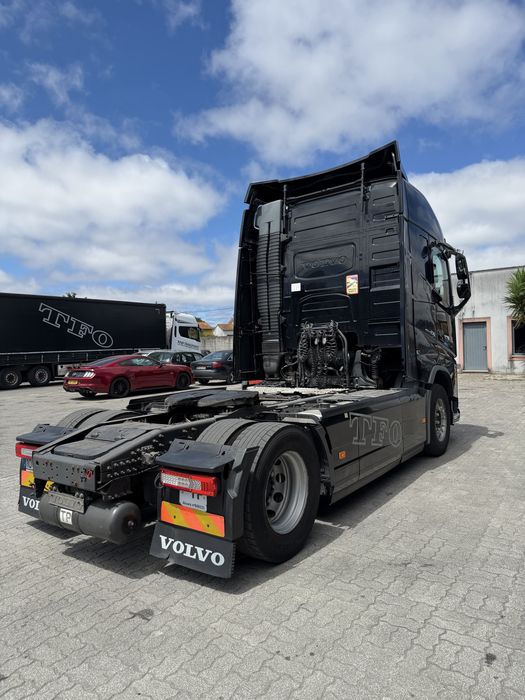 VOLVO       FH460