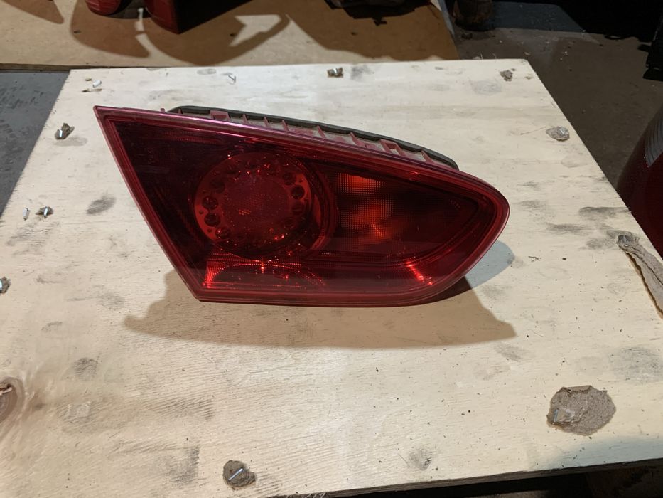 Farolim esquerdo da mala Seat leon 1p