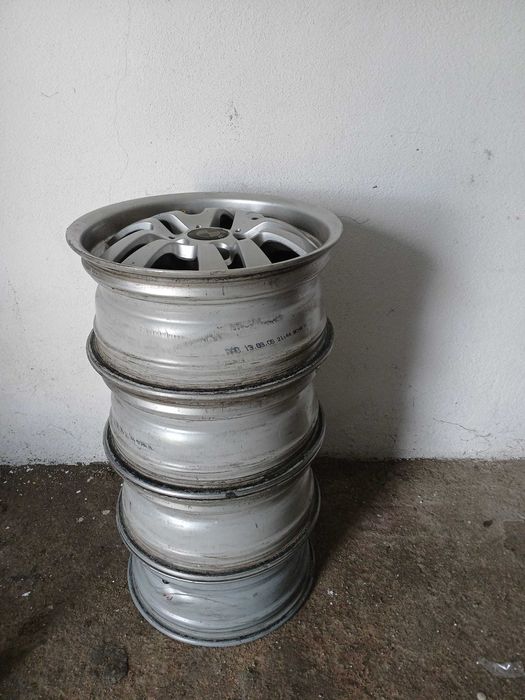 Conjunto de Jantes BMW 16 Originais com centros