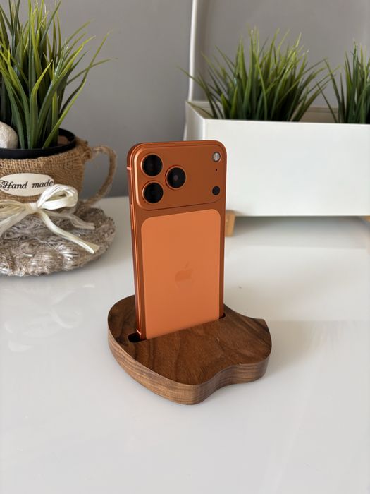iPhone 12 64gb в корпусі 17 pro.