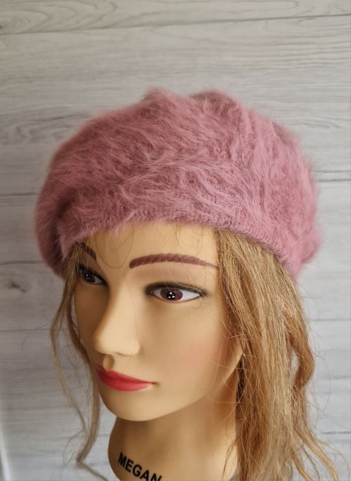 Uroczy mięciutki beret różowy