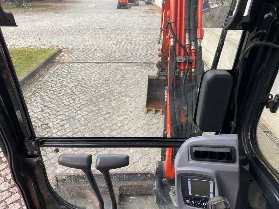 MINI-ESCAVADORA KUBOTA U36-4