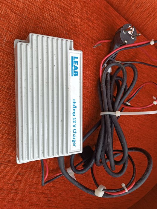 Carregador de bateria 230V a 12V