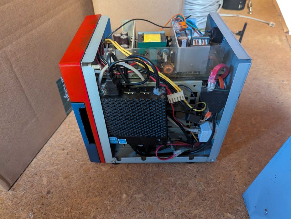 Customowy serwer NAS 4-dyskowy