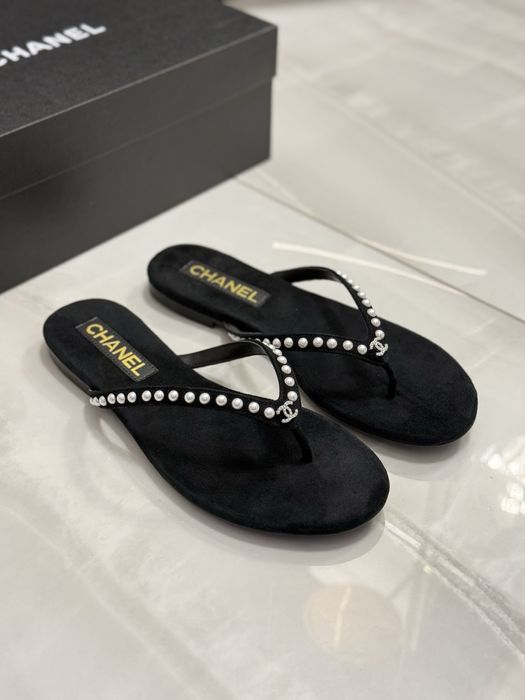 Japonki Chanel Black Suede