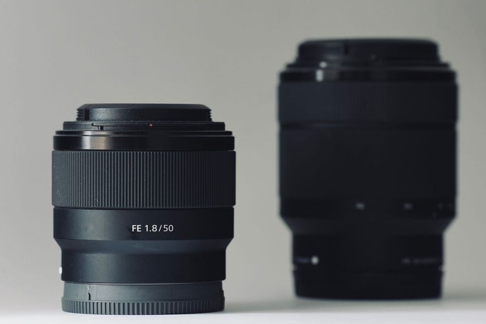 Duas lentes para Sony E mount