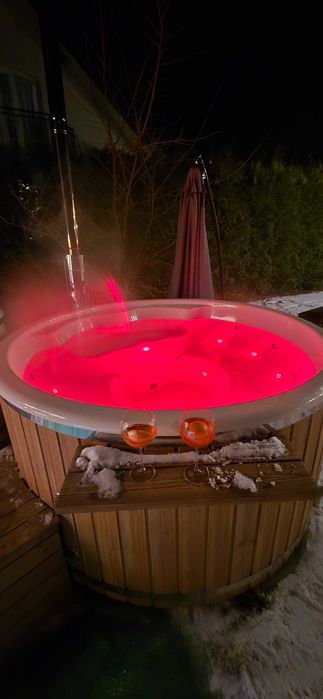 Balia ogrodowa gorąca beczka jacuzzi hydromasaż z wkładem akrylowym