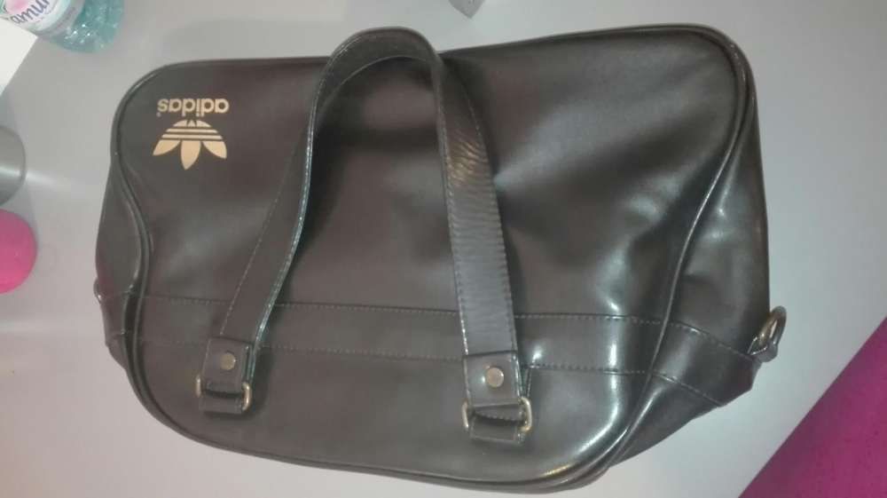 Mala adidas preta