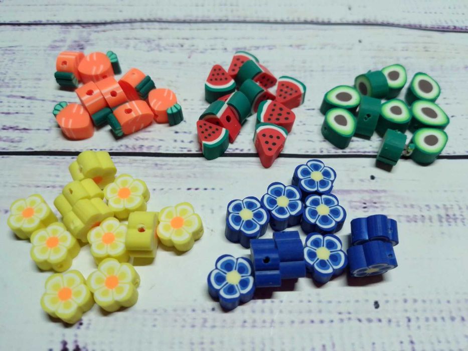 Бусины из полимерной глины. Много разных
