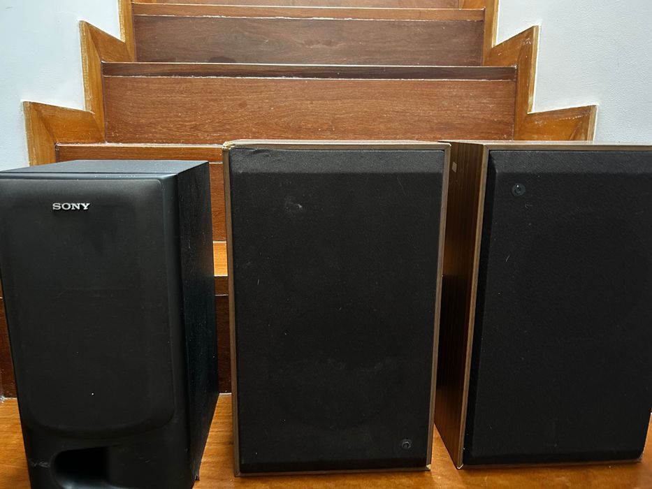 Colunas de Som 1 Sony e 2 Grunding