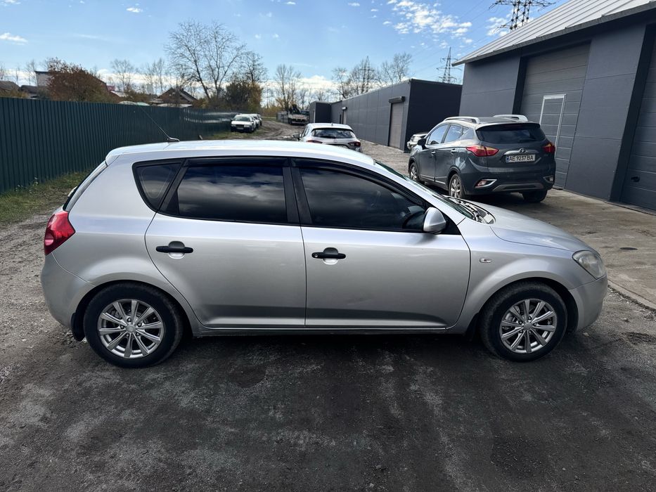 Продам Kia Ceed 2008