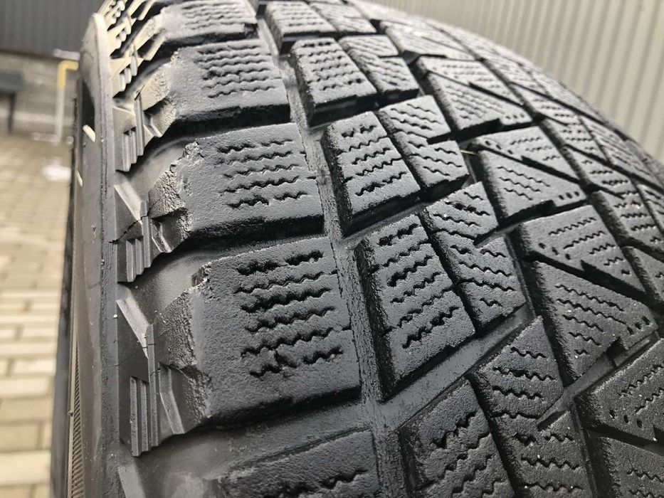 Bridgestone Blizzak 265/65/R17