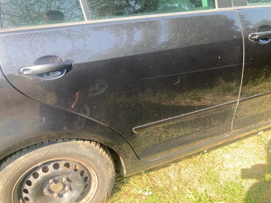 VW GOLF VI 6 PLUS Drzwi Prawe tył Kompletne LC9X