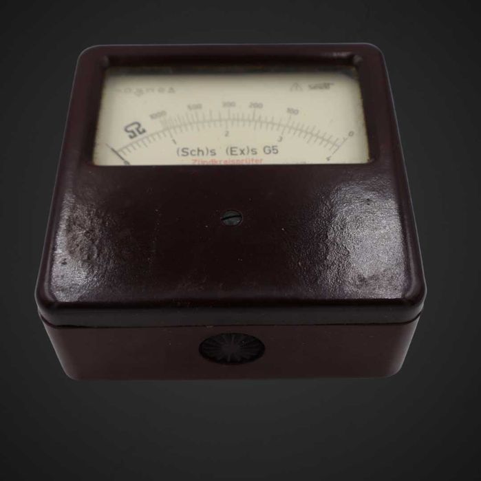 Omomierz voltomierz lata 60-te bakelit b41/071352