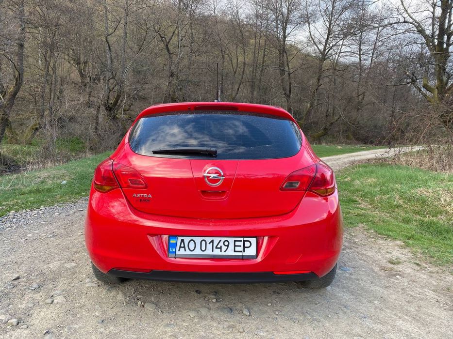 Продаю Opel Astra j