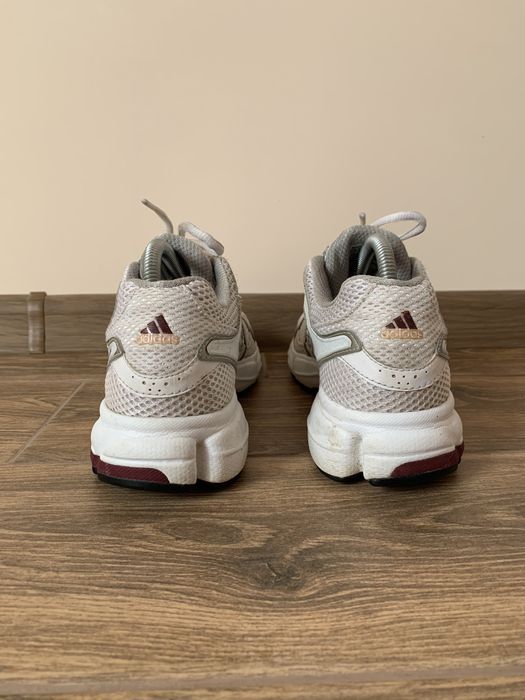 красовки Adidas взуття