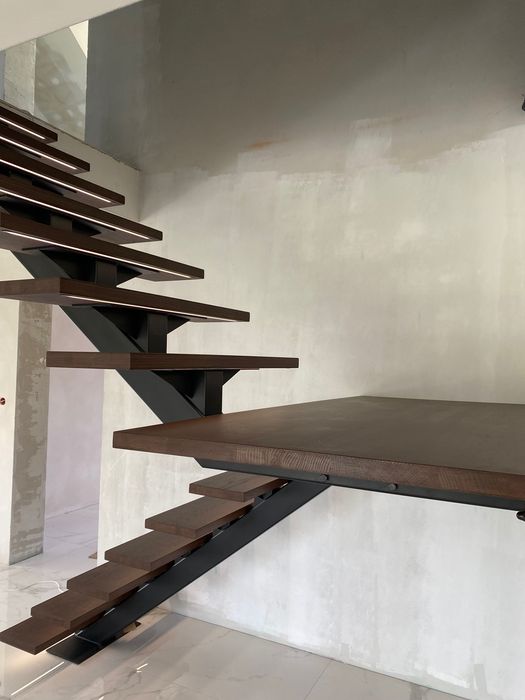 Schody metalowe loft stopnie dębowe