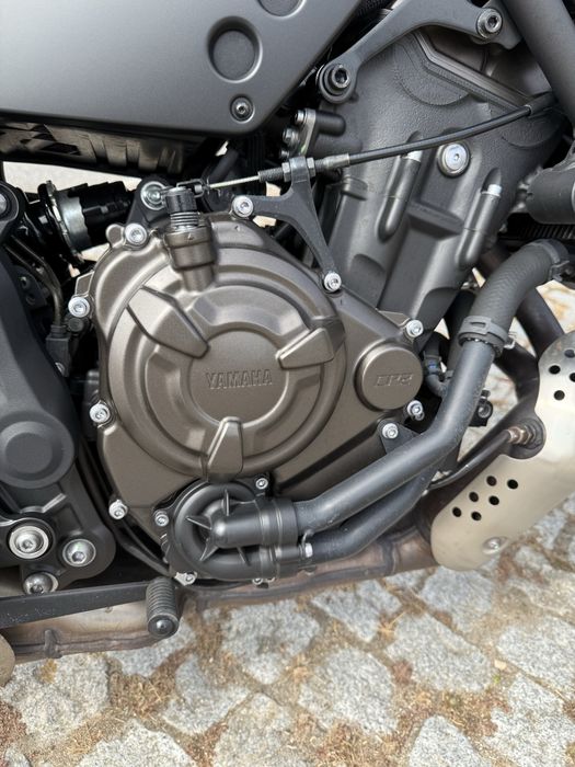 Yamaha xsr 700 55kw 2022 + top case e suporte GIVI