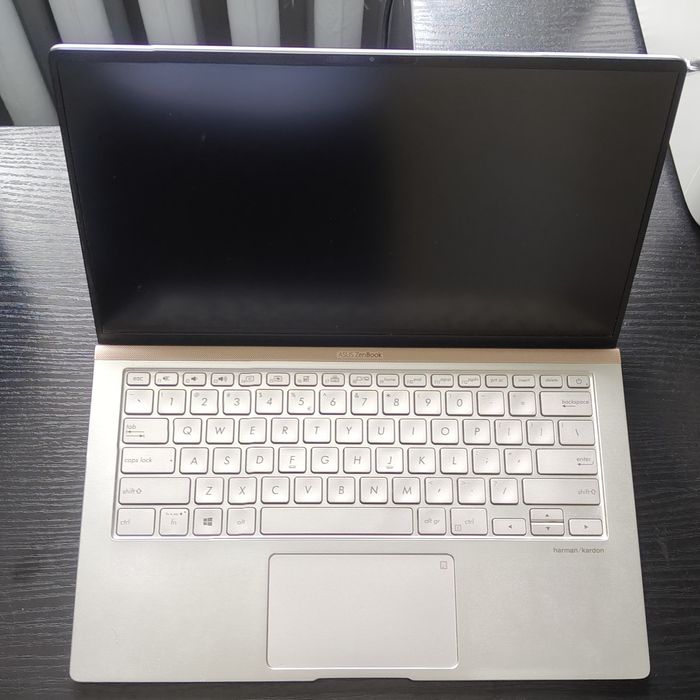 Komputer Asus Zen book 14