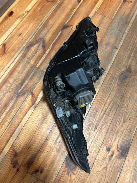 Фара права Toyota Avensis t27 передн прав фара з Авенсіс Т27 2013р