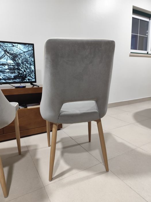 Cadeiras de sala de jantar confortáveis