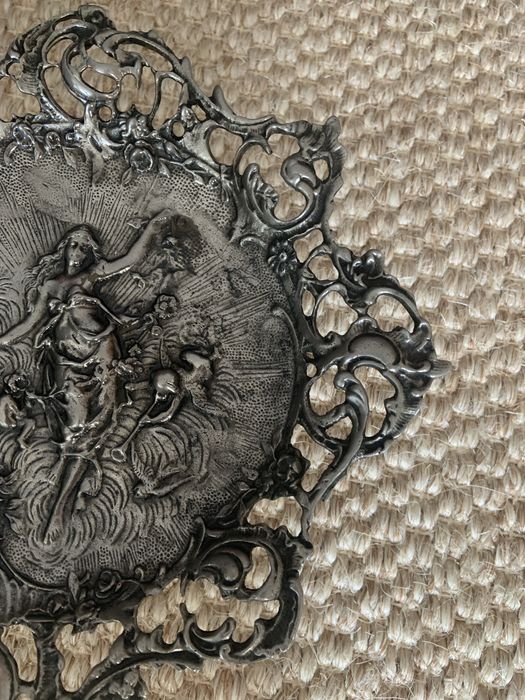 Lindissima Fruteira Arte Nova Bronze muito antiga