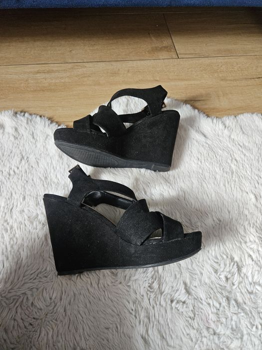 Buty na koturnie czarne 37