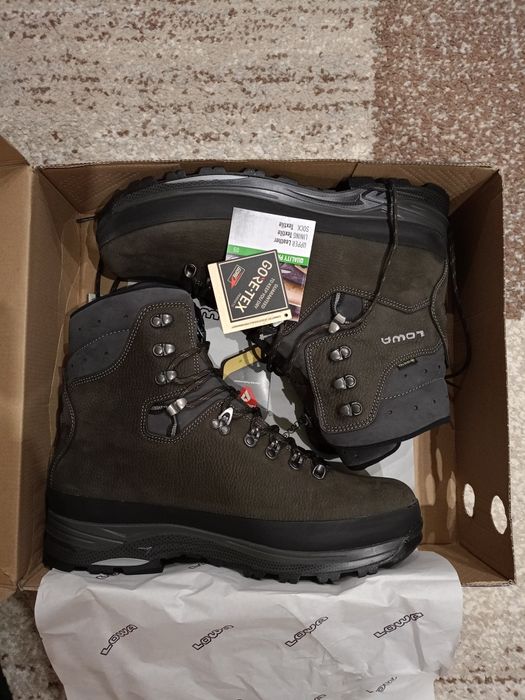 Продам Lowa Tibet 48 розмір