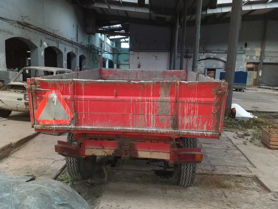 Przyczepa rolnicza jednoosiowa z kiprem