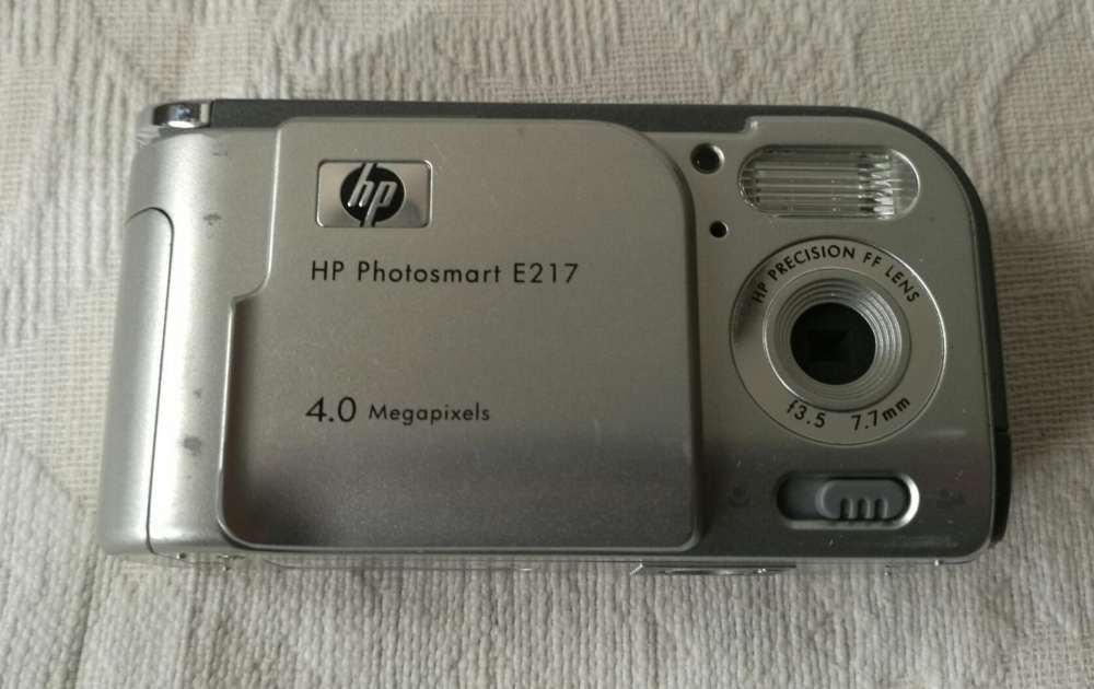 Maquina fotográfica HP Photosmart e217 4.0 megapixels