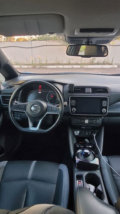 Продам Nissan Leaf