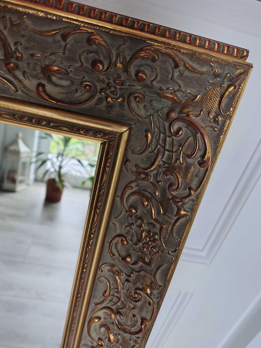 Lustro w drewnianej ramie 79x113