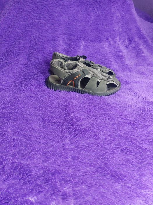 Чоловічі сандалі 42-го розміру 430грн