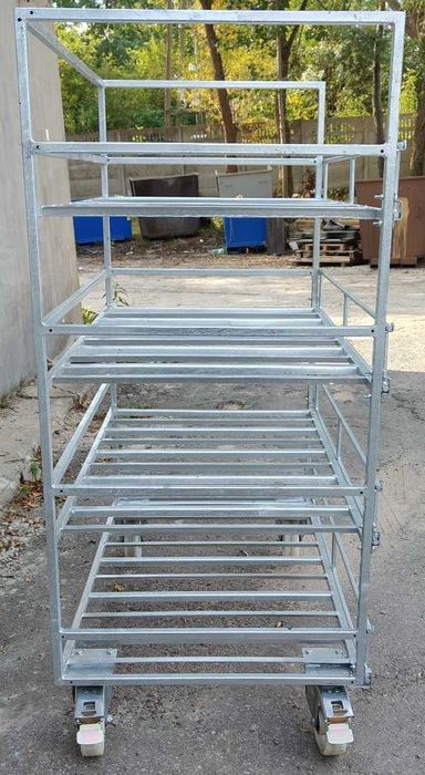 Wózek z kółkami do magazynowania i transportu butli turystycznych