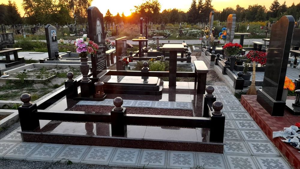 Памятники Кременчуг любой сложности.