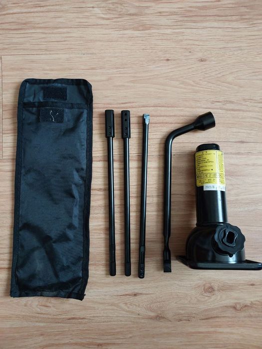 Домкрат Ключі Isuzu D-Max Ісузу Д Макс Тойота