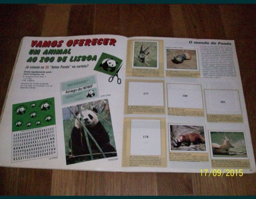 Caderneta de cromos da Panini WWF animais a salvar