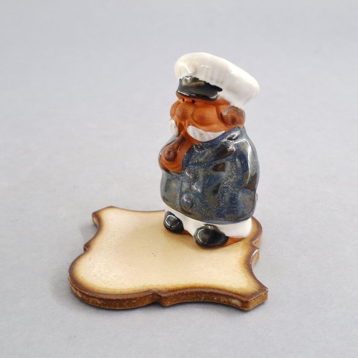 piękna ceramiczna figurka kapitan marynarz