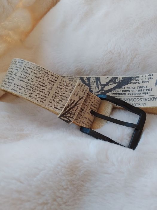 Шкіряний ремінь John Calliano(газетний принт)