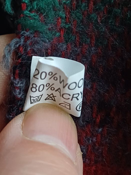 Lenço vermelho e verde